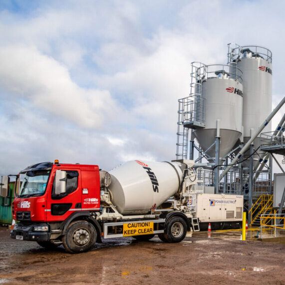 Swindon-Concrete-Plant-March-2023-5-Edit-e1700577126463 (1) Image of Swindon Concrete Plant with mixer