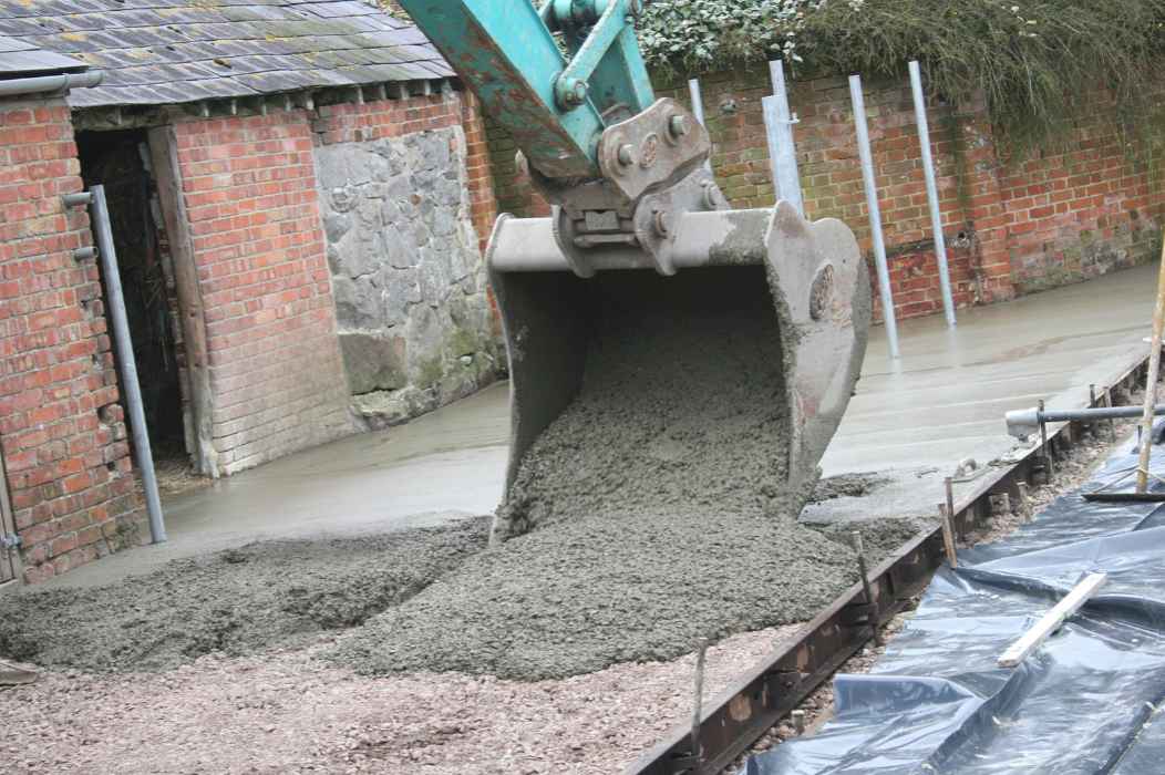 Floor screed