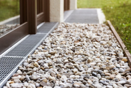 Garden pea shingle drainage