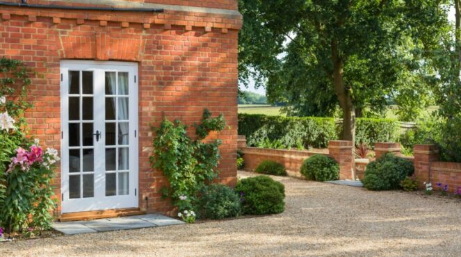 Cotswold Gravel Driveway Garden