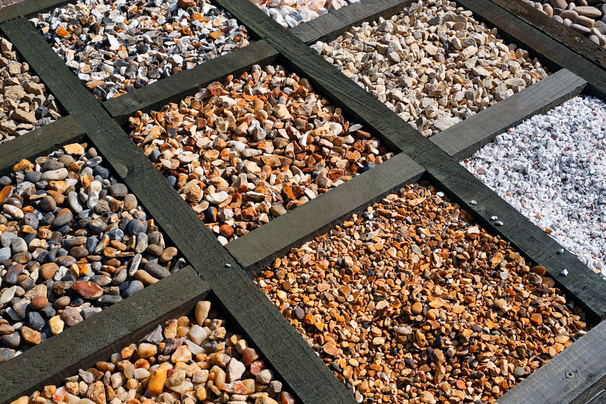 Decorative gravel colour