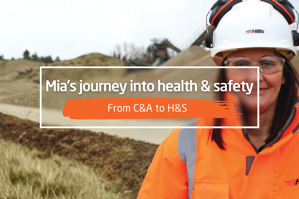 Mia Jones (1) Mia Jones (1)